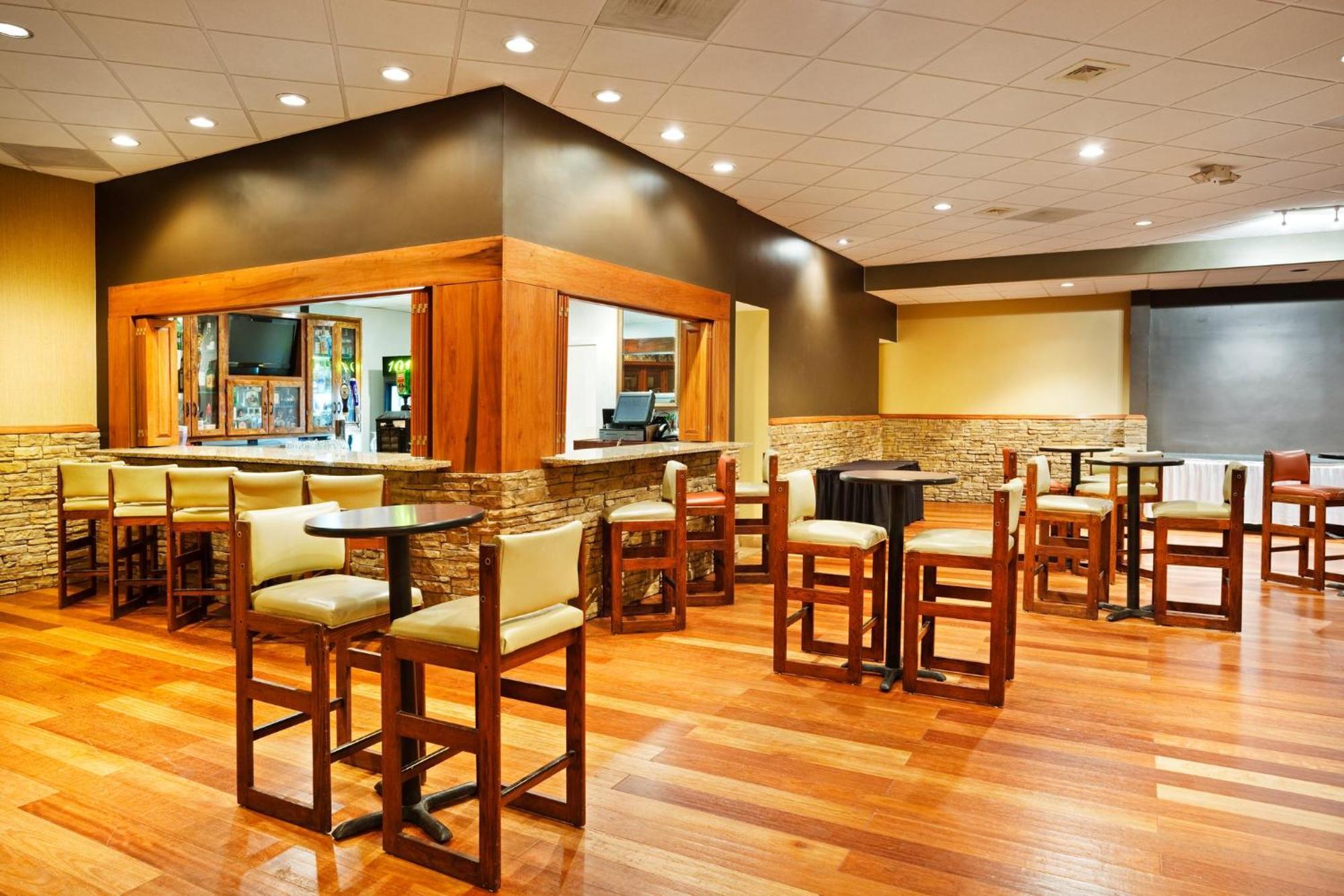 Holiday Inn Johnson City By Ihg Exterior photo
